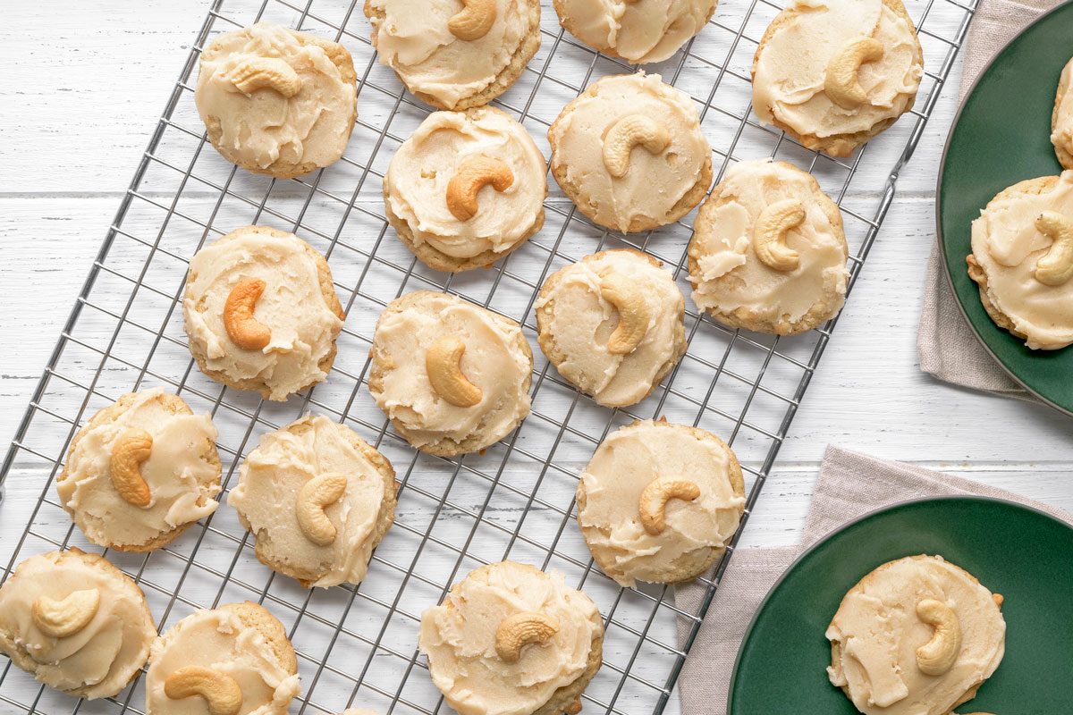 Cashew Cookies are ready and served in plates
