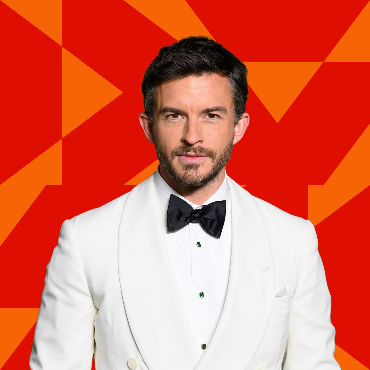 Jonathan Bailey Goes Everywhere with This One Breakfast Dish