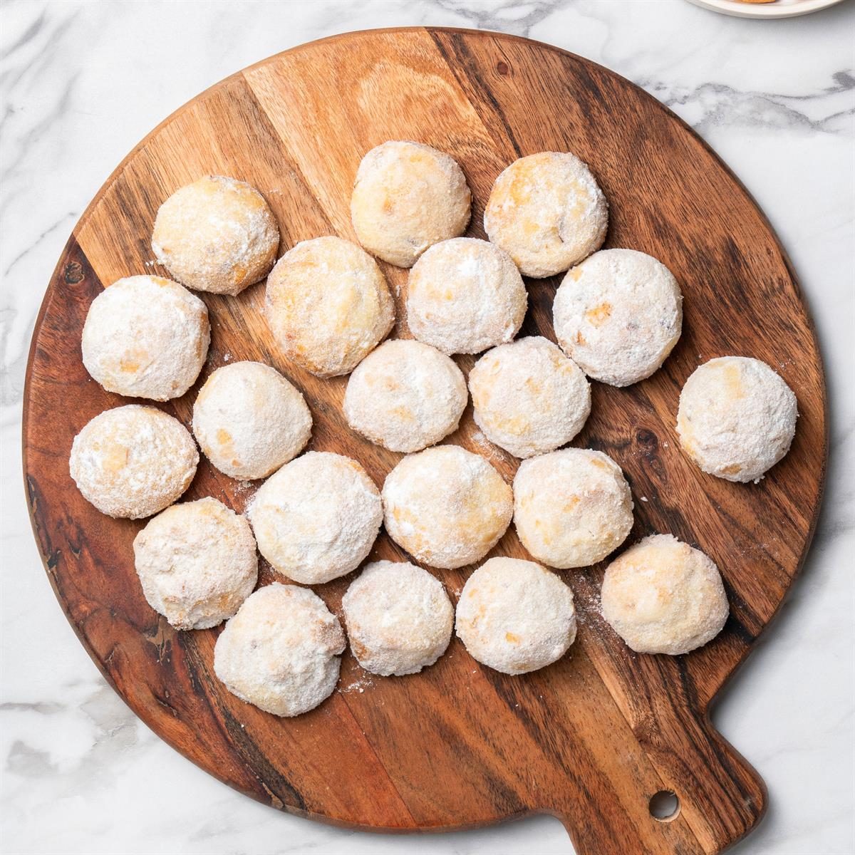 Buttery Almond Cookies