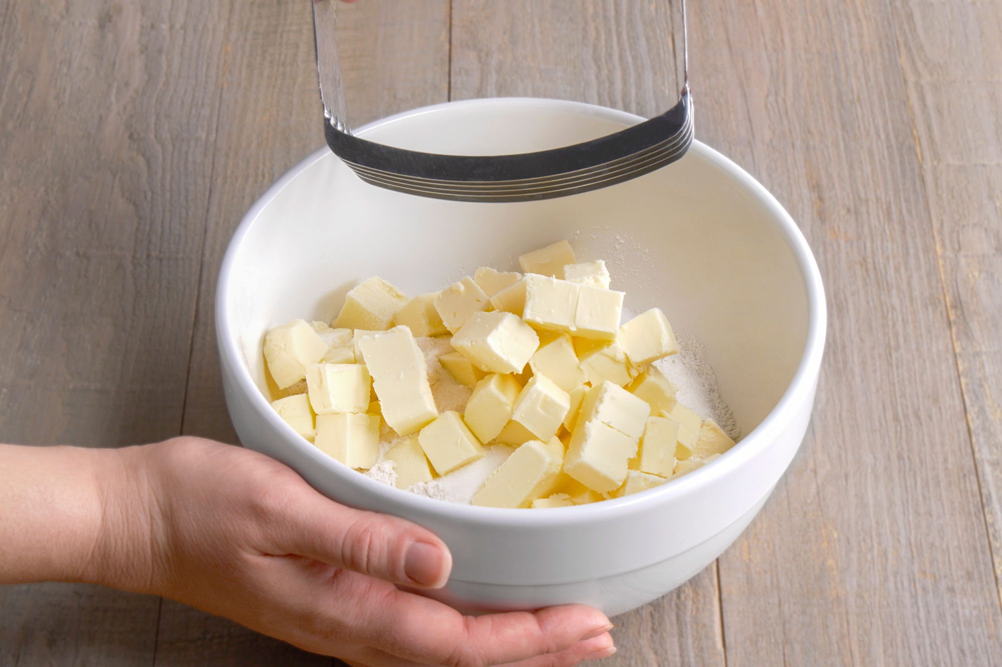 Rhubarb Meringue Dessert Tohvs25 14589 Mr 05 14 1