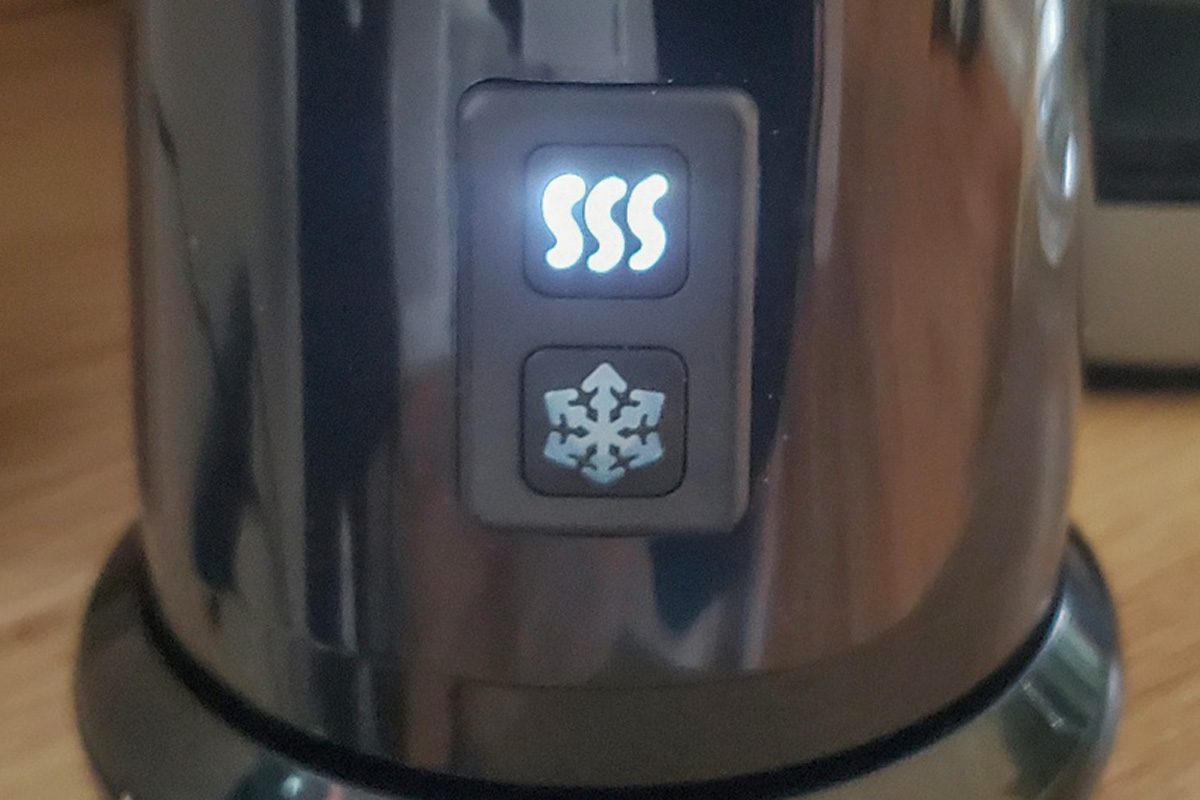 buttons for hot and cold foam on keurig's frother