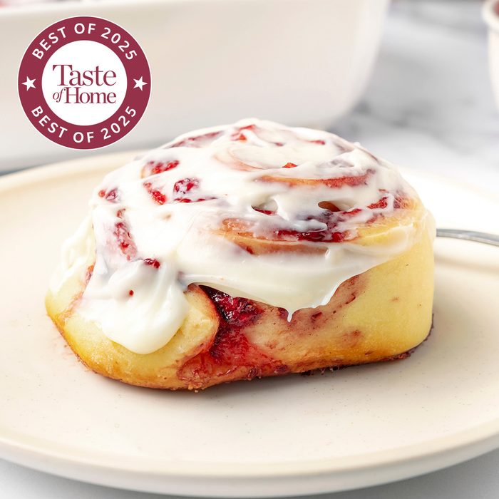 Strawberry Cheesecake Cinnamon Rolls Tohd25 279358 Mollyallen 05