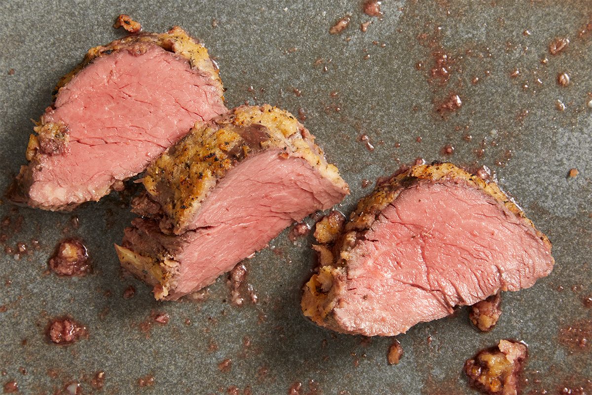 Horseradish Crusted Beef Tenderloin Ft25 48459 Ac 0723 9