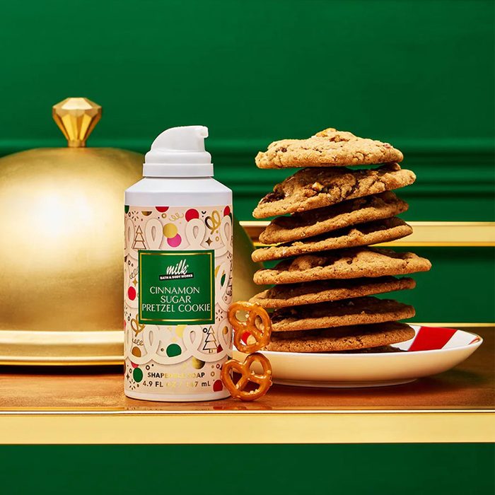 Cinnamon Pretzel Cookies